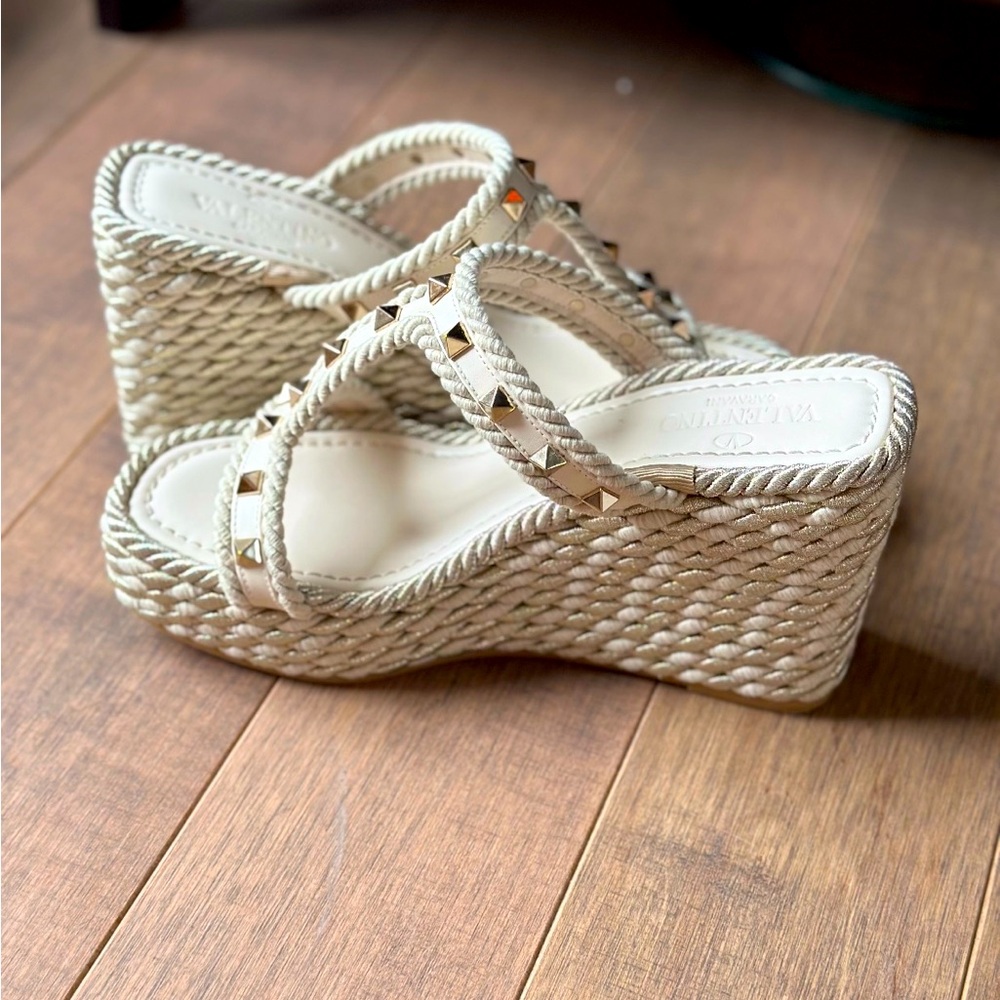 Valentino Garavani Women's Rockstud Espadrille Wedge Sandals - Picture 3 of 3